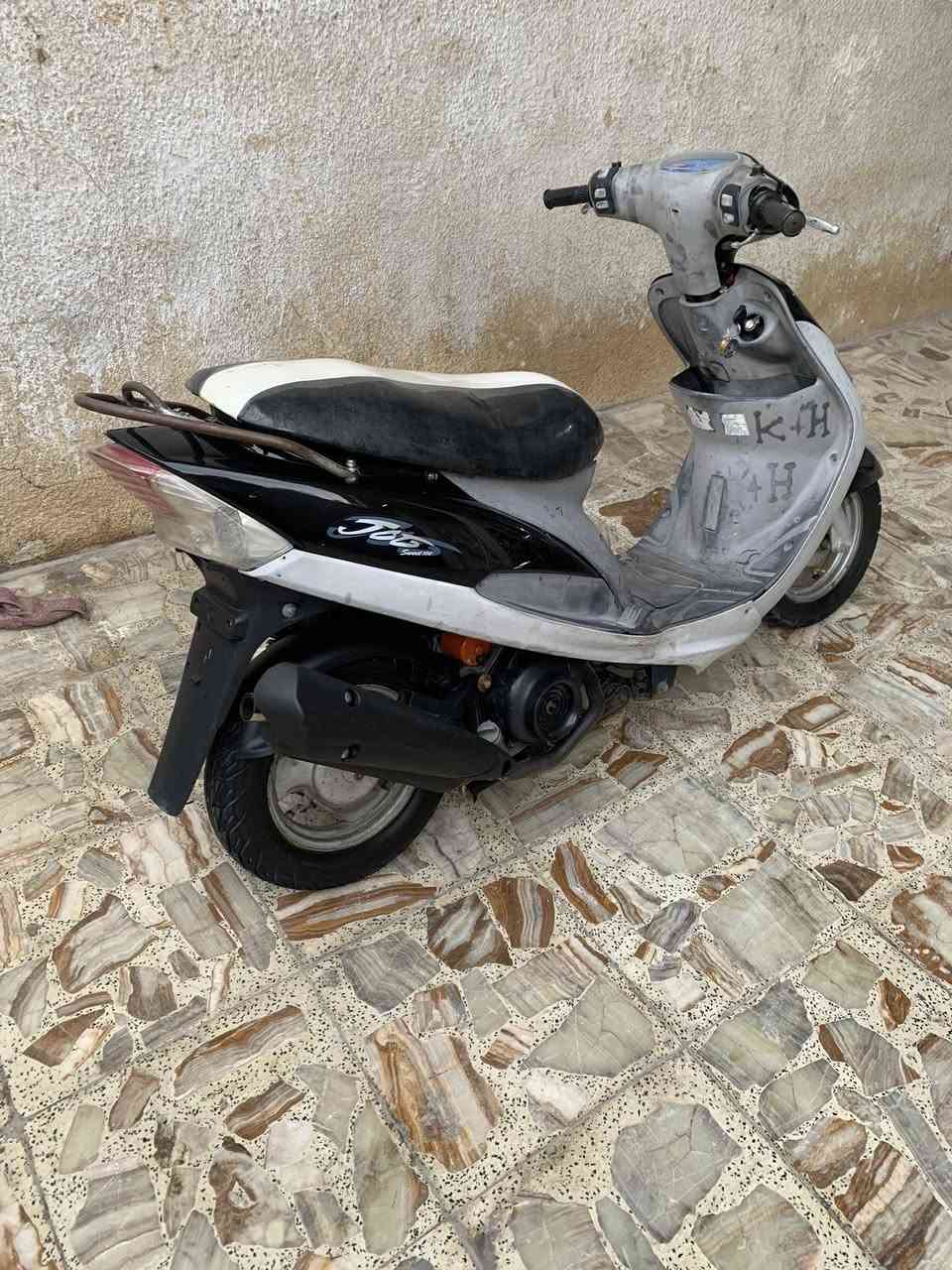 سلام عليكم ماكس منغولي مكينه٤٩ مامفتوحه دراجه حلوه شلعه ومعدل نكره بكل وقت هندر وسلف شغال دراجه كلها بلاديه بس صالنصه وسلف مبدل مكينه خرسه لا نضوح ولا تبخير شراي اتصل سعرها ٦٥٠ وبيها مجال حك لجيه ***********
