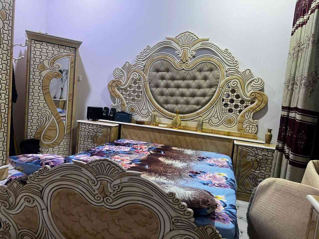 غرفه نضيفه ٩٩٪100للبيع 9قطع زلغ مابيها ***********اليريد يتصل
