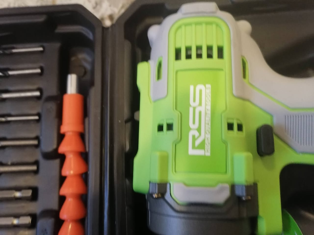 درين شحن البيع كمل ملحقات
مع بطاريتين +شاحنه
***********
