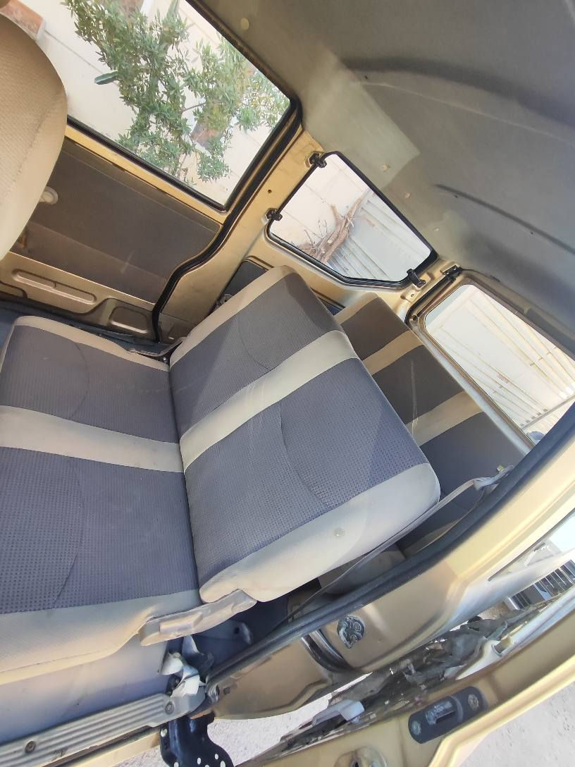 سياره مكفوله كفاله عامه من صبغ من معجون بس بيها طخات وشويه خياس جوه باب مبين بصور سياره متروكه جانت 
ماشيه 32 الف حقيقي كير مكينه مكفولات بعدهن جدد
صدرها مكفول 
بيها نقوصات كلش بسيطه 
رقم بغداد تحويل ثاني 
السعر ٣٩ وبيها مجال بسيط
مكان البنوك 
هـ *********** بغداد, العراق
