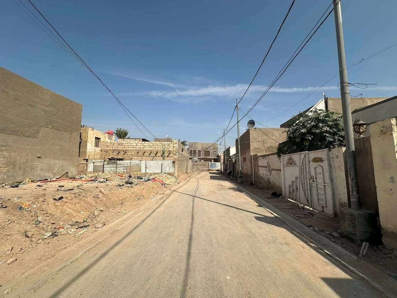 🛑 عرصة  للبيع 🛑 
المنطقة : الديوانية .  حي الصدر  الاول  🚩
اقرب نقطه داله : قرب ملعب النجمة  خلف مدرسة الرحمن 

المساحه : 230     تباع كاملة او نص
             ((طابو صرف )) 

🔼🔼🔼🔼🔼🔼

.............
للاستفسار
     مراجعة مكتب رسول الوزني للعقار   حي الحضارة بداية شارع اسواق طيبه 
//////////////////////////////
 للمعلومات ولمزيد من التفاصيل ⬇️
       مراسلة الصفحة
***********
