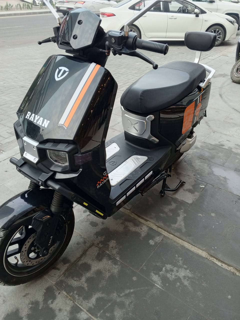 السلام عليكم للبيع دراجه نوع الريان وحش الكون دراجه مكفوله كفاله عامه بعدها وكاله شخط مابيها وصلها موجود
بريك امامي خلفي دسك حساس بريك شاشه كبيره لسرعه ولحساسات مثبت سرعه مانع تزحلق دبل اشاره نضام بارك نضام بك R الرجوع الى الخلفلايت عالي ناصي زنون + رماش بك لايت خلفي شمعه دبل امامي خلفي غاز نشرات جانبيه ملف 2000 سرعه الدراجه 75 حقيقي تقطع مسافه 70 كيلو حقيقي عدد البطاريات 6 مصطره شركه الريان  شاحنه تدعم الشحن السريع تايرات جبليه حجم 12 مساحه تخزين واسعه مكان الدراجه بغداد ساحه عدن شراي تفضل خاص او التصال عله الرقم*********** سعر الدراجه 950 بيها مجال
