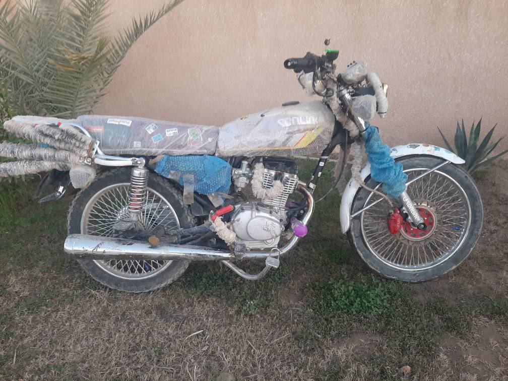 عليكم شباب عندي هاي الدرجه موديل 24 اريد اراوسها اب 25انطي فرق دراجه نضيفه تخم تاير جديد محرك مامتفتوح بلادي دراجه ماناقصها غير الايت عاطل واتساب فقط ***********
