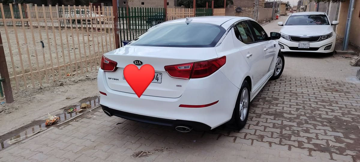 امريكي رقم قادسيه. ضرر جاملغات خلفيه ٢ بدون دواخل ولا حوض ولا اي شي. البيبان الخلفيه كلير فقط  بدون بجم سليمه ايرباكات كله تبريد شركه بجم شركه. معلي كازكيت ماكو دوانز. مواصفات عاديه. مابيه رصعه ولا شخط نضيفه بنسبه ٩٠ بالميه.

السعر ١٢٤ ورقه شرط مداور بيه مجال سياره حلوه وجاهزه ونضيفه *********** خابر وبيك خير وتدلل. استاذ محمد
