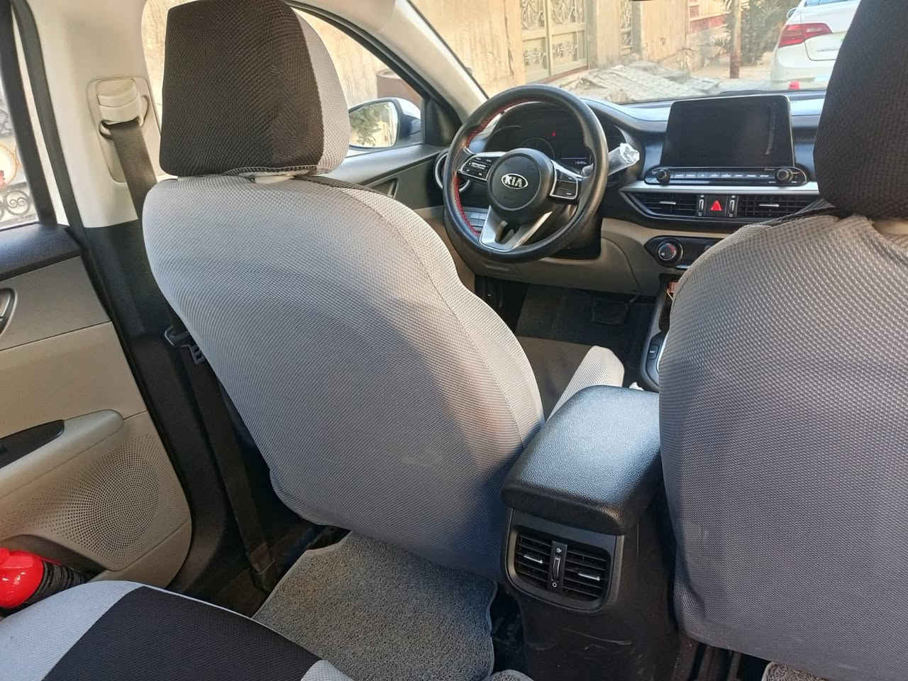 السلام عليكم ورحمه الله وبركاته

السعر : 155  $

كيا سيراتو موديل 2019 

رقم بغداد  نص فول

تبريد خلفي وامامي
كامير خلفيه

تحكم كامل + بلوتوث 

مري شفط

سيارة جديدة ونضيفه 

استخدام ايد وحدة 

محرك 1600 

لد نهاري 

بروجكتر لد 

سيارة جديدة بمعنى الكلمة 

حساس خلفي 

وبقية المواصفات المعروفة 

المكان : النجف الاشرف 

للاستفسار :***********
