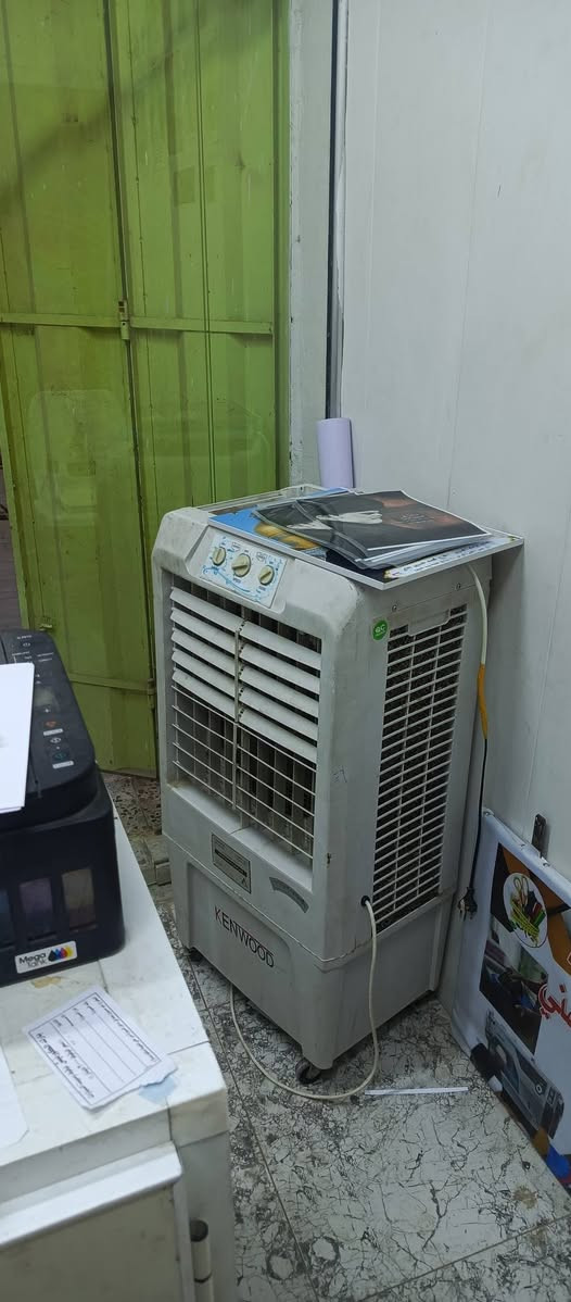 للبيع مبردة هندية الصنع بحاله جيده وجهاز كبس هويات A4 مستعمل بحاله جيده للتواصل علئ الرقم ***********
