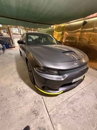 دوج جارجر ٢٠١٩ جي تي اصل  محر ٣٦٠٠  لون رصاصي فيلي الحادث جدأ خفيف بدو...