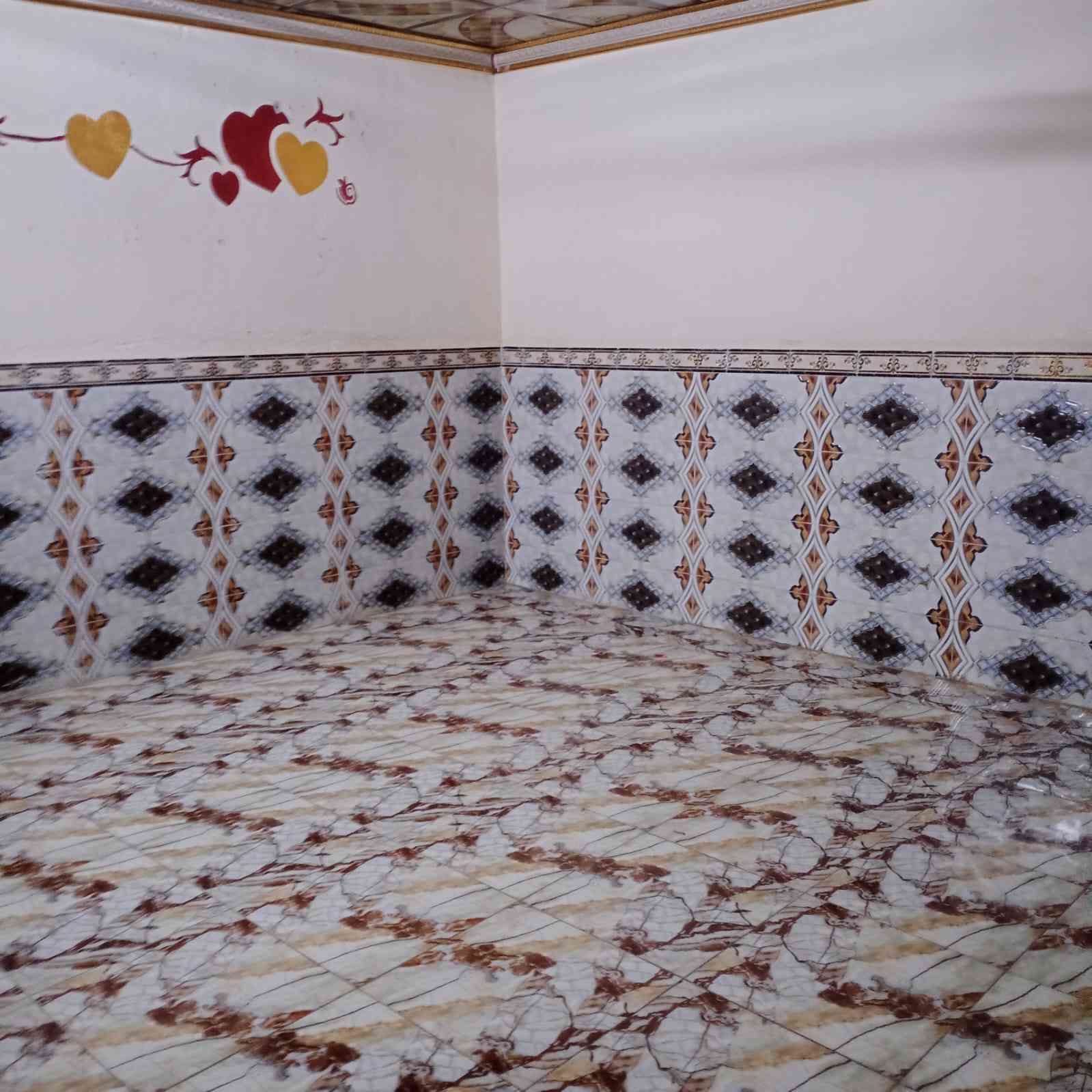 السلام عليكم 
متوفر مشتمل ايجار 75 متر حي العباس النموذجي قرب المدرسة الصينيه شرط عائله صغيرة السعر 150 وبي مجال بسيط  

فقط الجاد يتصل رجاءاً 
***********
