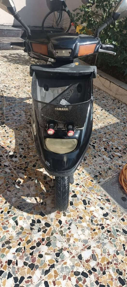 ماطور بزون للبيع اسود اللون بدون رقم 
شاصي مفطور مصلح 
القمجي الامامي 
ماطور نضيف 
السعر 160 بي مجال للاستفسار الاتصال 
***********
