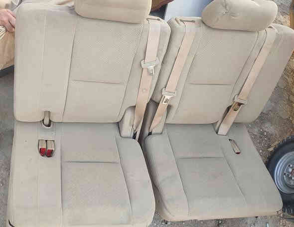 كشن يوكن خلفي   نضافه شوفت عينك للعلم ما غاسلهن   سعر 100 وصفاحيات  قطعه جبيرا لون بيجي مكعب ول صفاح جوزي فاتح سعر 65نجف ***********
