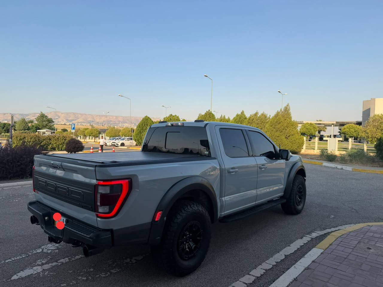 2023
Clean title 
45,000km 
70,000$


**إذا كنت صاحب هذا الإعلان وتريد حذفه لأي سبب، رجاءا أرسل رسالة إلى الدعم الفني**