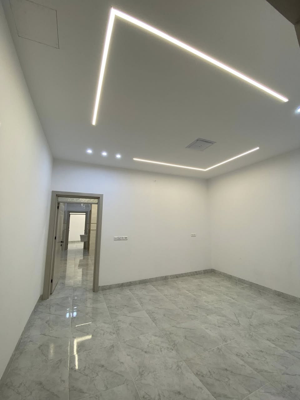 #اعلان566
دار للبيع طابقين منعزل 
نوع_الملك :-  طابو صرف  
# @مساحه 100 متر 
#السعر 130 
الموقع حي عسكري مقابيل كاتب عدل وقريب ع جانع صالح بهاء الدين 
للأستفسار الأتصال على الارقام التالية :
📞***********
📞***********
أو مراسلتنا عبر { ــــ وتساب ــــ  } 
أو مراجعة #مكتب #كركوك الاجمل  للعقارات ولمقاولات حي العسكري بجانب موقف الكوسترات 
{  #نتشرف #بزيارتكم ونستقبل كافه عروظكم
