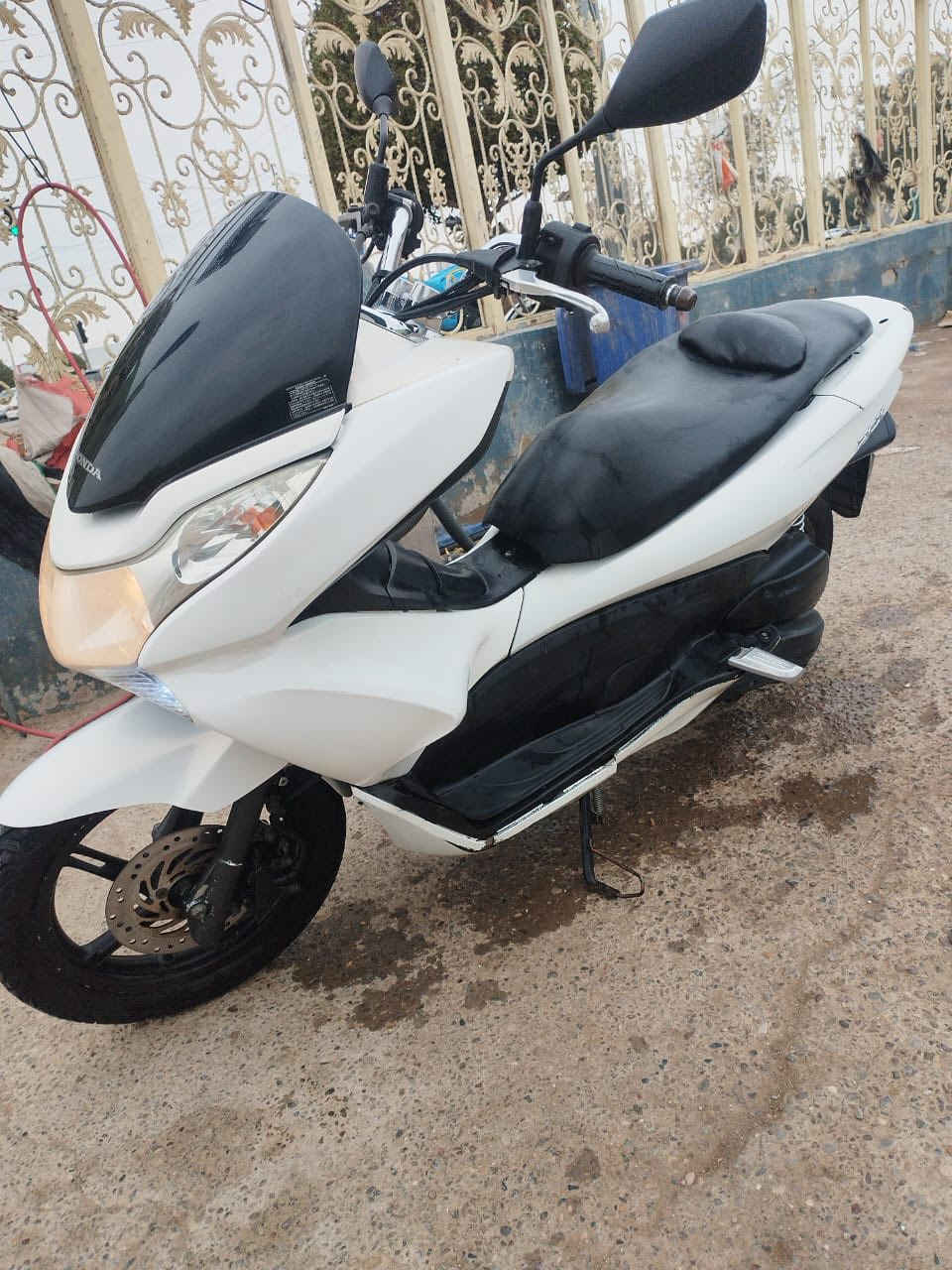 السلام عليكم pcxللبيع ماشيه ٣٥ دراجه حلوه ومرتبه مال جناي نقصها الاجنحه الي جون الدواسه فقط السعر مليون او 750 وبيها مجال مكانها ديالى بعقوبة الرقم***********
