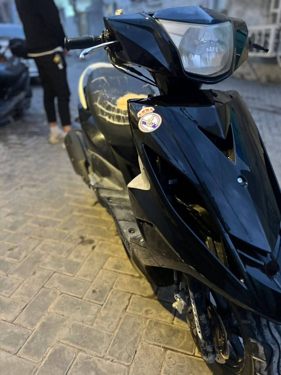 السلام عليكم مكلف بل نشر دراجه GTR 140 للبيع الدراجه حلوه مكينه ناعمه شلعه أو معدل الكفرات تجاري
والكفرات الاصليه موجوده ضامه نقصه البجم والتريشه اليمنه لون الكفرات الاصليه ابيض او نقص الاشاره اليسره اليمنه موجوده وال شاشه عطلانه يرادله ترتيبات بس اني ما تفرغ اله الدراجه للبيع السعر ٧٠٠ او بيه مجال عنوان الدراجه كياره مدينه الصدر
ملاحضه انطيك وياه كلجات رياضي توبو امامي خلفي والمري وياه أو اسف عل اطاله خاص مفتوح *********** رقمي
