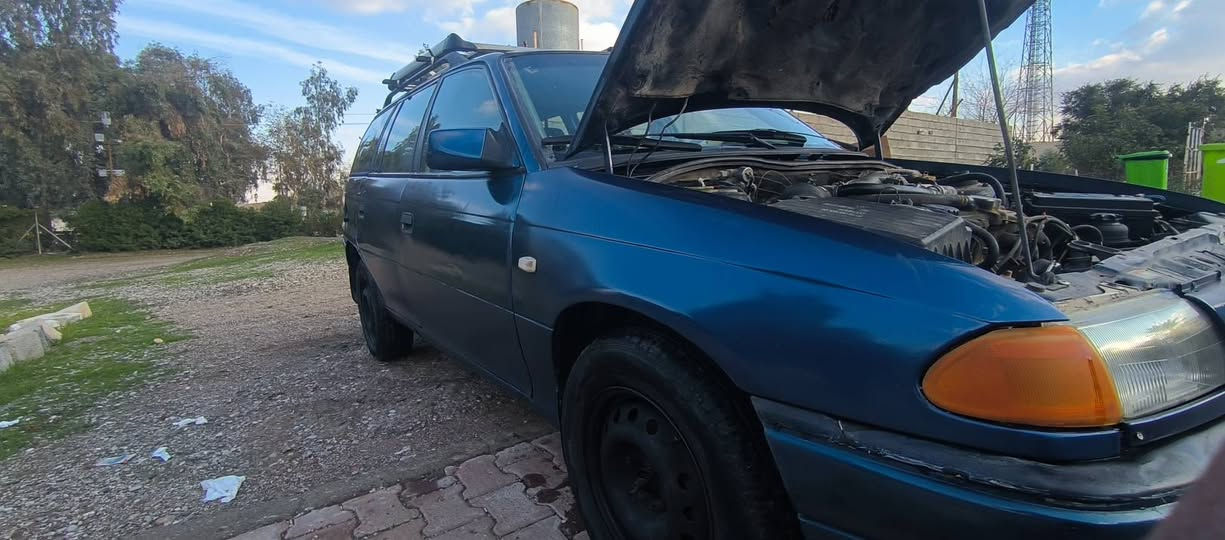 سلام عليكم..
اوبل استرا ستيشن 
رقم كركوك سنويه
 جديده لل 28
محرك20 وارد ياباني تبريد بس بي ليك 
مصبوغ للجماله شرط تحويل 
سعره 37 وبيه مجال للطيبين
مكان سياره كركوك عرفه
للاستفسار اتصال على ***********
