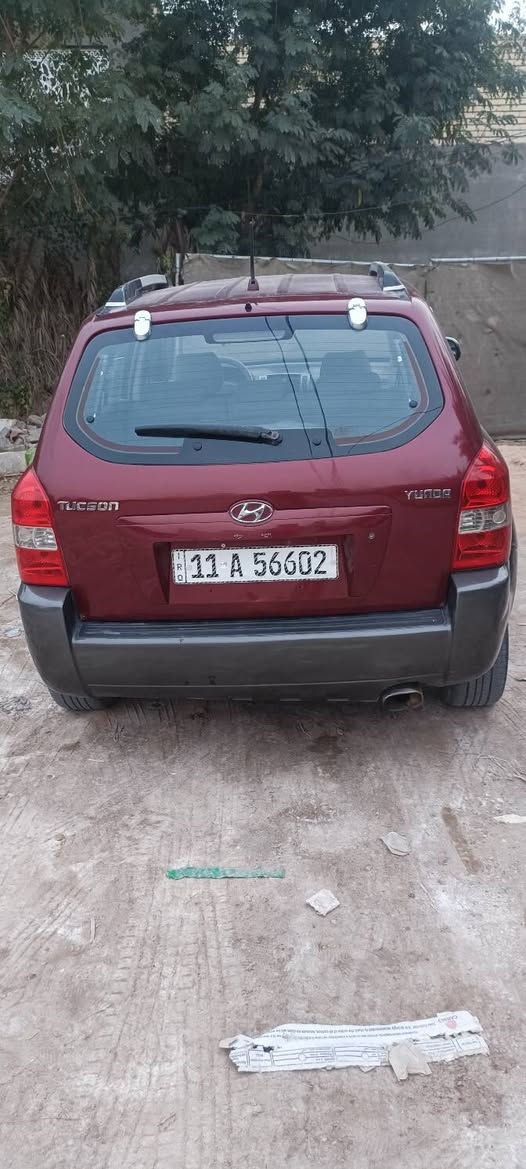 السلام عليكم توكسان هونداي 2006 خليجي كير ومحرك جديد اوتماتيك حداديه جديده تخم تاير ارضيه جلد  مابيه اي نقص سياره مال جناي استخدام شخصي رقم بغداد تحويل مباشر سياره تراي حلو مكاني كربلاء  سعر 90 وبيه مجال *********** كربلاء, العراق
