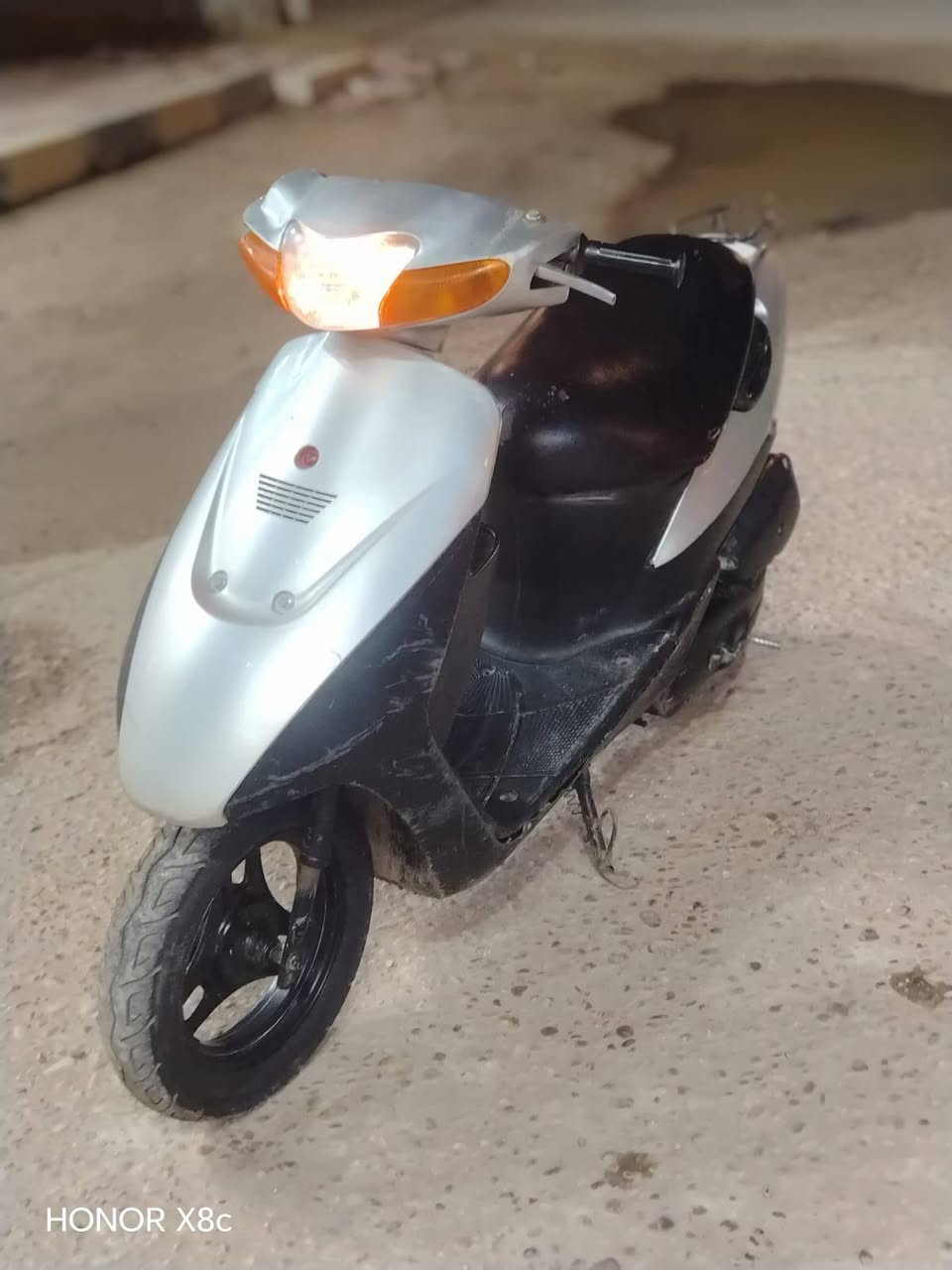 السلام عليكم
دراجه سازوكي حلوه لون رصاصي الدراجه ناعمه ما مفتوحه أوراق اصولي الدراجه بلادي كابريتر اصلي عقل اصلي كفرات اصلي كلها على لبلاد سلف شغال عوزه باتري لايت بك لايت كلها شغاله السعر 200 وبيها مجال مكاني ميسان حي الجامعه الرقم الهاتف *********** اتصل وتدلل جوه السوك
