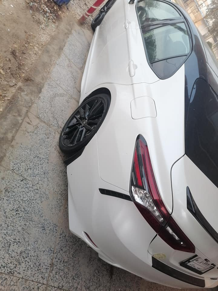 السلام عليكم تيوته كامري موديل ٢٣ حدثها بنيد وشويه بل جملغ سياره فول ٦سلندر بدون رقم تحويل مباشر سياره جديده وجاهزه من كلشي كير محرك تبريد ثلج حداديه تخم تاير جديد سياره جاهزه مكاني بابل مسيب رقمي *********** السعر ٢١٠ وبيهه مجال
