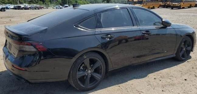 للبيع – Honda Accord Hybrid Sport L موديل 2024 
2.0 Hybrid
اللون: أسود ملكي 
• العداد: 35000 كيلو
• الترقيم: بغداد
• صبغ قطعة واحدة فقط– باب السائق
• صور الحادث + مرفقة مع المنشور
ايرباك بردة فقط بجم كبس
• بصمة تشغيل + دخول ذكي
• رادار أمامي + تحديد مسار
• نظام النقطة العمياء
• فتحة سقف
• لايت زينون
• مقاعد جلد
• مقاعد كهربائية
• تدفئة المقاعد الأمامية
مكانها بغداد الغزالية
ابو ياسر ***********
السعر 20000$ بغداد, العراق
