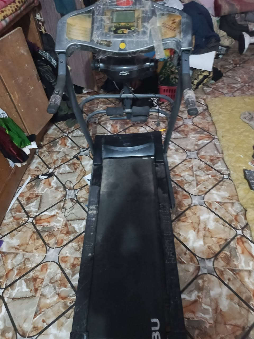 سلام عليكم جهاز جري عاطل للبيع ماعرف شبيه السعر 100 
مكان ناصريه ***********
