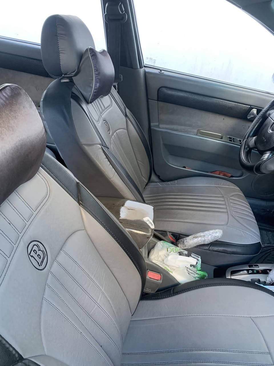 بسم الله الرحمن الرحيم ...اوبترا ٢٠٠٩ سنوية ماساقطة كير توماتيك رقم دهوك .. لون سلڤر كلشي بيها وضع شركة تبريد تدفئة شغال السيارة بيها ٤ قطع  انطيك حزام...مسويلها ادامه كامله ربع ماتصرف عليها ..تايرات جدد سكليتر جديد نوزلات فيتبم بلكات مجاول جوزات وايرات لايتات واكثر بعد تحويلها شرط السعر (٧٢) وبيها مجال ...الرجاء الاتصال على (‭٠٧٧٢ ٥٢٣ ٦٨٢٠‬)(‭٠٧٥١ ٢٠٧ ٣٧٢١‬)
