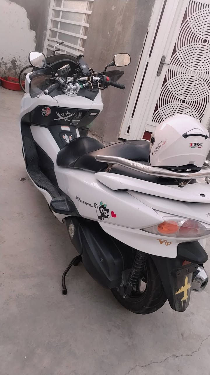 MF_0.10
بحالة الوكاله
فول مواصفات
مسجل بلاد ويه السكليتر
مانع انزلاق ABS
لايت زينون
كفاله عامه. شرط بلاد
السعر المطلوب 1700 بيه مجال بسيط
للاستفسار ***********  مكاني نعمانيه
