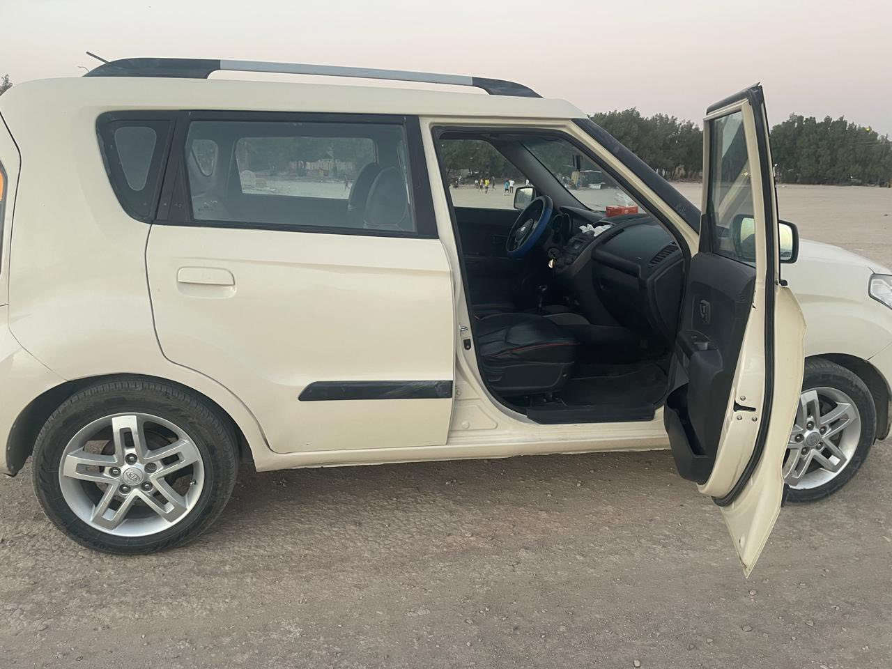 السلام عليكم صول موديل 14كصه جنطه السياره كامله مكمله مكينه كير تبريد حداده تخم تاير السياره ع حبايه ونص 
السعر 50وبيه مجال للشراي
***********
