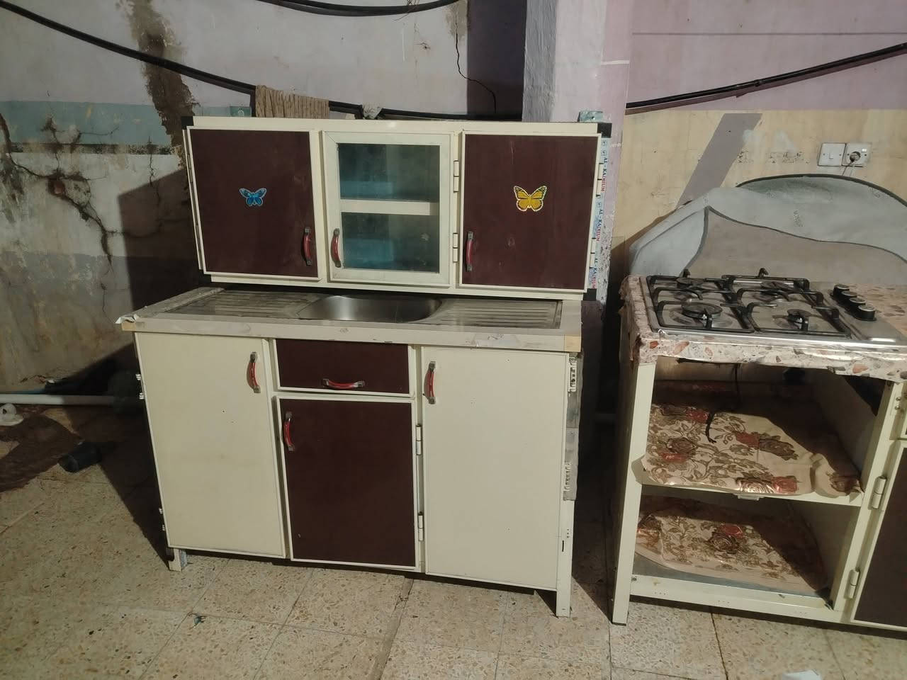 كاونتر للبيع شارع الشمري سعره 180 ***********
