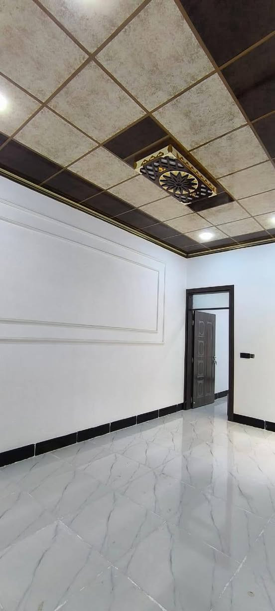 بيت زيرو للبيع في حي سومر🏘️

مساحة  100متر💥

جبهة 5💥
🕌قرب. ع جامع  مكه المكرمه💥

1️⃣الطابق الاول استقبال ومطبخ وصالة وحمامات وغرفة نوم 
2️⃣والطابق الثاني غرفة نوم  2💥
سند طابو سكني باسم صاحبه 
ملك صرف تحويل شرط  💥
تگدر تتواصل مع الارقام او علواتساب

📶 ***********

📞 ***********

موقع مكتبنا @الصالحين للعقار 2 سوق سومر تقاطع الثاني
