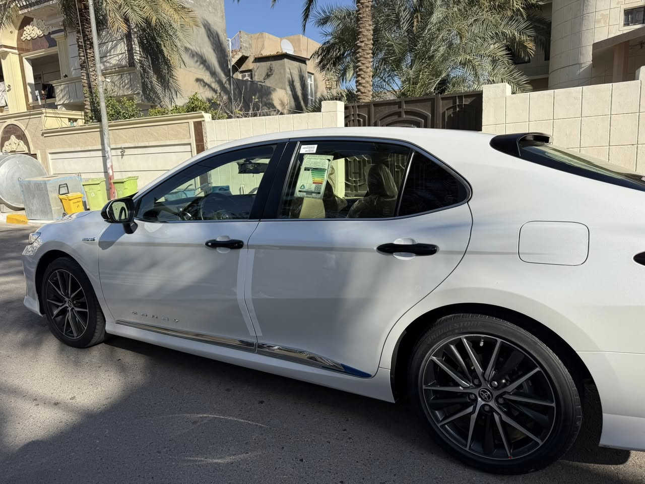 بسم الله الرحمن الرحيم
تويوتا كامري 2024 هايبرد فئة GLE
الفول بالخليجي وكالة عبد اللطيف جميل
كفاله عامه من الصبغ والبارد 
التفاصيل :
 خليجي 
ماشية 27 الف
الموديل 2024
 سعة المحرك 2.5L
 عدد AIR BAG 8 
 حساسات أمامية 
 حساسات خلفية
 لايت زينون + LED
 كشافات 
 سلايد رووف  
 ويل كب 18  
مفتاح التشغيل بصمة 
 شاشة 
 كاميرا دوارة 
الانارة الداخلية LED
المقاعد لون أبيض
  مقعد السائق كهرباء 
مثبت السرعة Cruise
 المودات والأوامر الصوتية
 أوضاع القيادة  Drive Mode 
 حساسات ضغط اطارات 
 قطعتين تبريد
 هاند بريك كهرباء 
‏  ABS
‏ Auto Hold  أوتو هولد
 نظام مانع الانزلاق
 اشارة في المرايا الجانبية قابلة للطي كهرباء 
 مخرج منفذ الطاقة 
‏ Bluetooth / USB 
شاحن هاتف Wireless    
 
سعر  250 وبيه مجال
رقم الهاتف ***********
