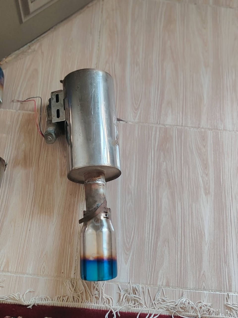 اكزوز HT بشرط اثنينهن شغالات حلوك هم وياهن ريموت هم ويا سعره 250 بي مجال صداقه  ***********
