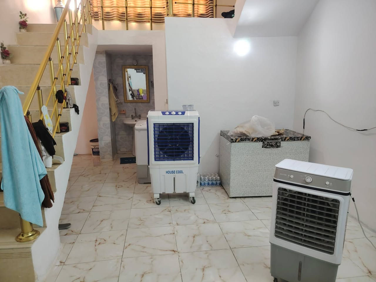 بيت للبيع طابو زراعي قرار  ٢٥ تطويب المساحه الكليه  ٢١٠  متر  ركن عل شارعين كامل خدمات  بي اربع غرف نوم  وخطار وهول وصحيات داخليه وخارجيه  بيع او مراوس  بمساحه اكبر يبعد عن السوك والإمام دقيقتين مشي فقط المدائن بستان الجمعيه 
للإستفسار أكثر   ***********
