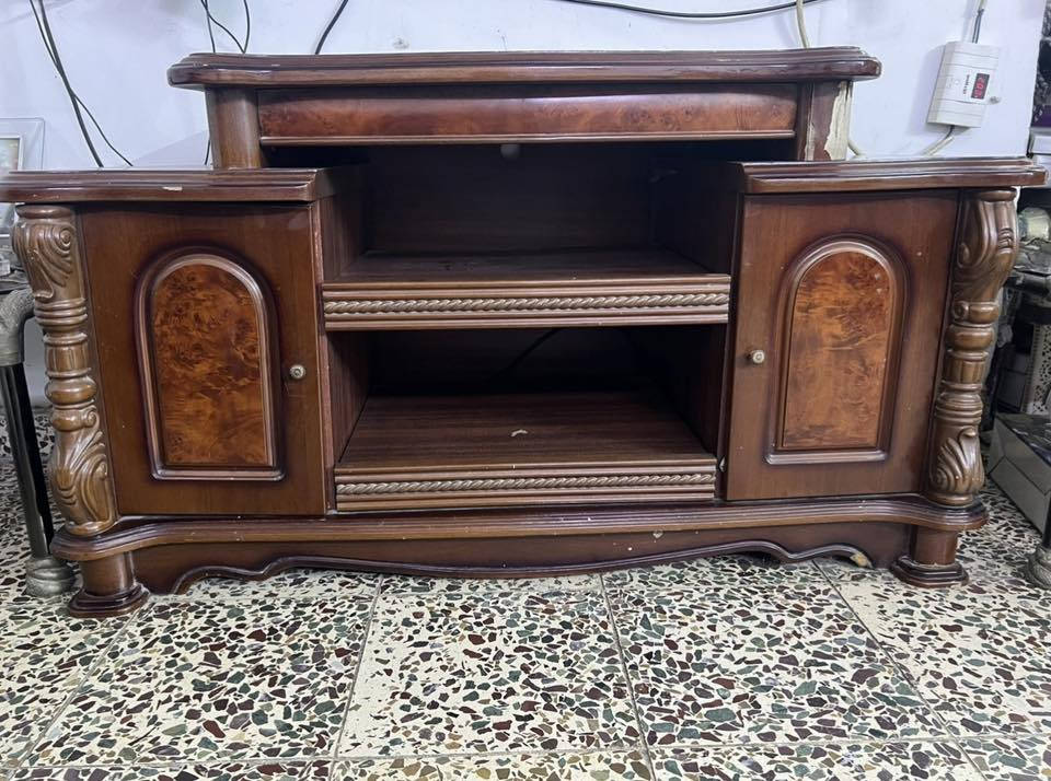 ماكنة خياطة السعر 100 الف
زولية تركية درجة اولى قياس 464 سنتم طول عرض 363 سنتم السعر 200 الف 
طبلات جام عدد 3 السعر 40 الف 
ميز تلفزون السعر 20 الف 
شواية كهربائية جديد ممفتوحة السعر 35 الف 
صوبة لوكسل لون ابيض مستخدمهة يوم واحد جديدة السعر 35 الف 
بوفية خشب صاج اصلي عراقي عمل تفصال السعر 250 الف طولهة 3 امتار 
مزهرية ثرية السعر 25 الف 
مكاني بغداد السيدية /حي الاعلام 
***********
