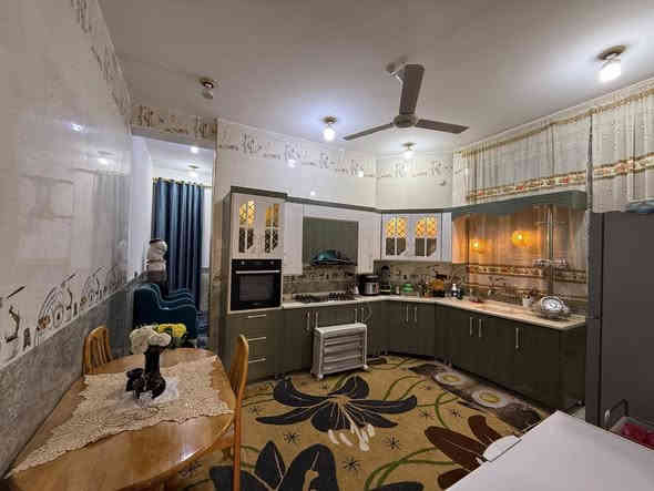 #ملاحــظــه .الدار #مــطـــلوب 83مـــليون مبـــادره
تســديد كــــل شهــــر 438الف 

🏠دار  #ثـــلاث طــــوابــق  بنـــاء حــــديـــث #للبــــيـــع 

فــــي حــــــي #الحــــسين خـــلف #مــدرسـه #حـــسن #شــحاته

__________________  
#طابـــــو #مـــــلك #صـــــرف
المساحــــــة // 125م  
الواجهـــــــــة // 6.250م  #تـــبلــيـط و #مـــجــــاري 
النـــــــــــــــزال // 20م 
__________________

🏗️🧱 #الطابــــــــــــــق #الأرضـــــــــــــي
غرفـــــــه نــوم وصالــــــــــة وهــــــــــول ومطبـــــــــخ  ومنــــــــــور ومجـمــــــــع صحيــــــــات وگــــــــــراج
🏗️🧱 #الطابــــــــــــــق #الثانــــــــــــــــي
 غـرفــــتين  نـــوم و وهــــــــــول و مــطــبــخ ومجمــــــــــع صحيـــــــــات
___________________

الـــطــــابـــق #الــــثــــالــــث 

غــــــرف نــــــوم

ــــــــــــــــــــــــــــــــــــــــــــ
 السعـــــــــر 65مليــون #تطــلوعه 
__________________
_________________💲

#مكتـــــــــب
                🏘️أمــــــــلاك بابــــــــل للعقـــــــار🏘️
#الكــــــــائن

☎️ *********** واتساب☎️‏‪0782 220 3665‬‏ واتساب
    شارع_الكرامة_قرب_الضريبة_مقابل_التخطيط_العمراني
        
_____________________________________________
