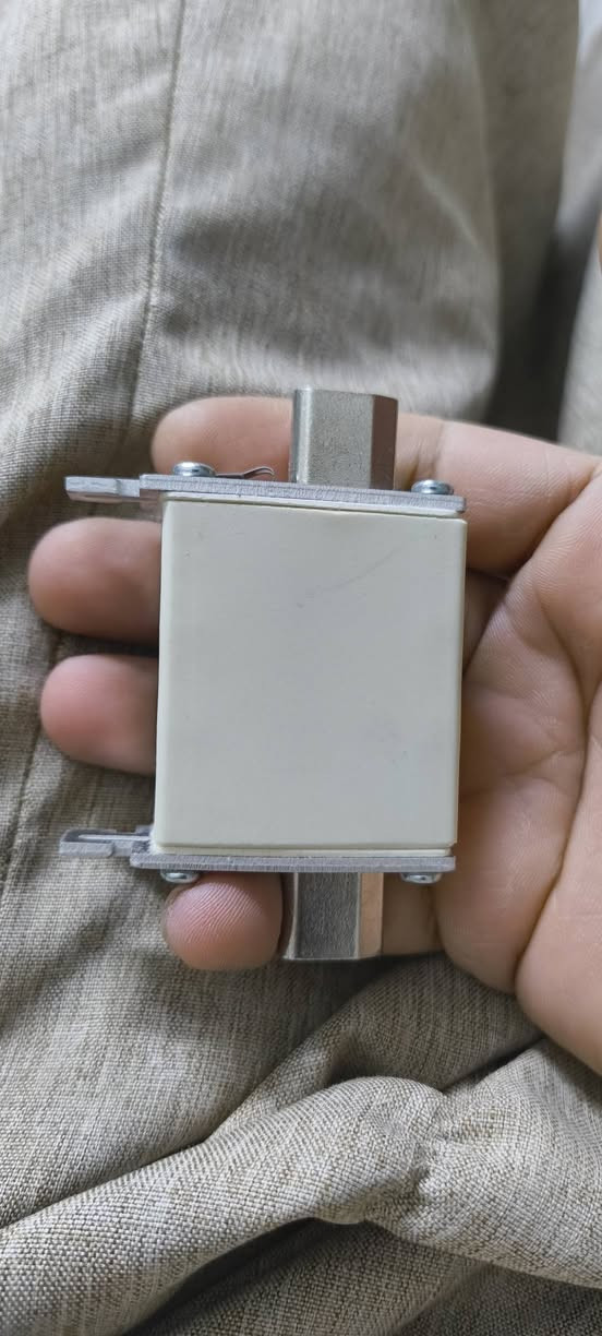 6 قطع سيمنز جديد لووك
50 مع التوصيل


**إذا كنت صاحب هذا الإعلان وتريد حذفه لأي سبب، رجاءا أرسل رسالة إلى الدعم الفني**