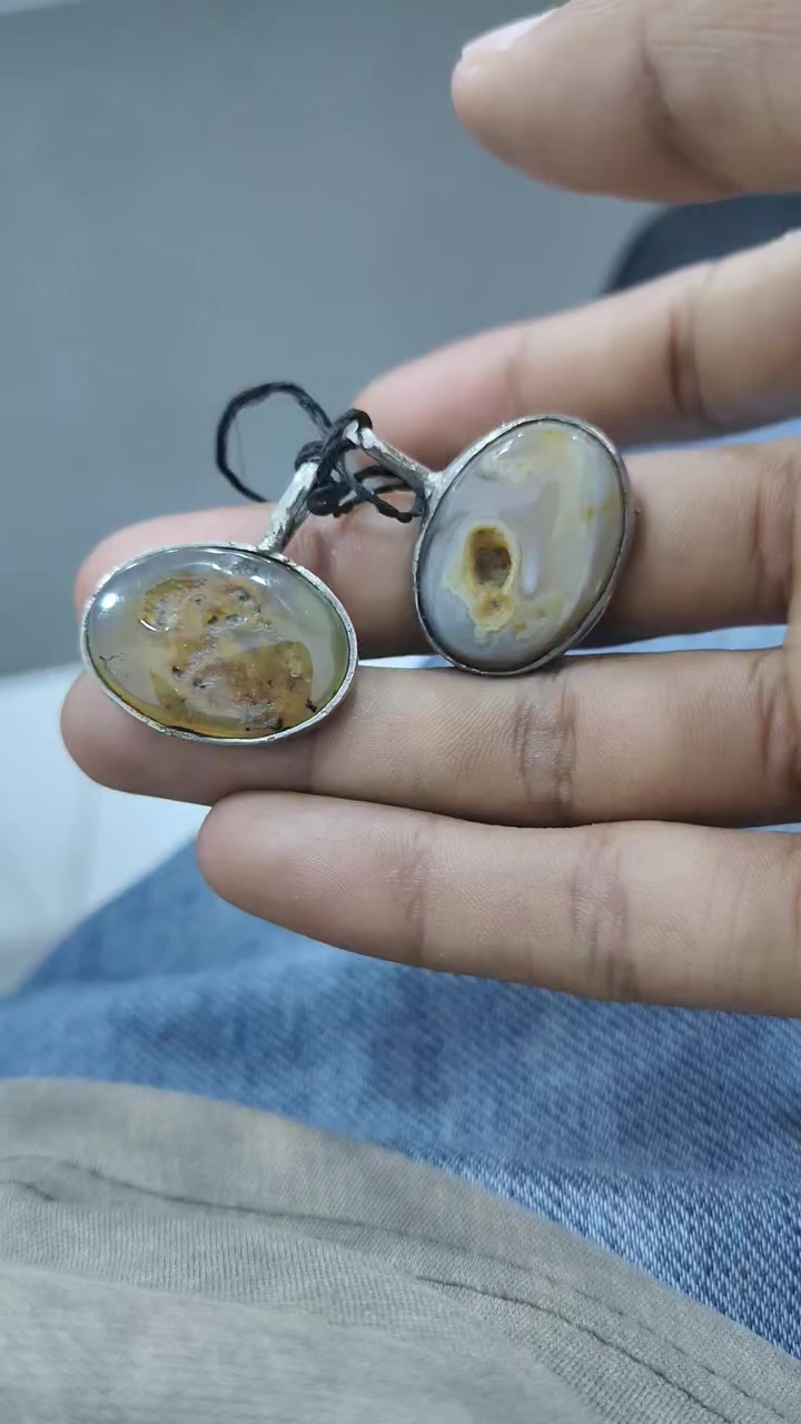 سلام عليكم شباب مااعرف شنو نوعهن بس هاذ فضه لبيهن مكاني كوت ليفيدنه يتصل وبل خدمه***********
