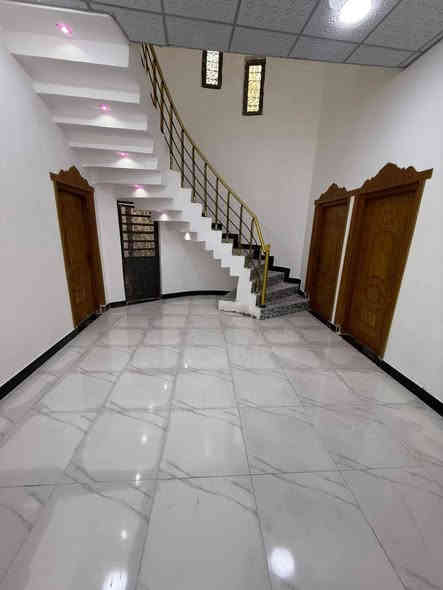 بيوت طابو زراعي عراقي سند٢٥تحويل ابو خصيب حمدان قريب على شارع حمدان ريسي المساح ١٥٠متر يحتوي على قرفتين وصاله ومطبخ ستقبال وحمام ومدخل حمام خرجي فارغ سكر مقابيل مركز صحي السعر ٨٥مليون وبي مجال اتصل ***********
