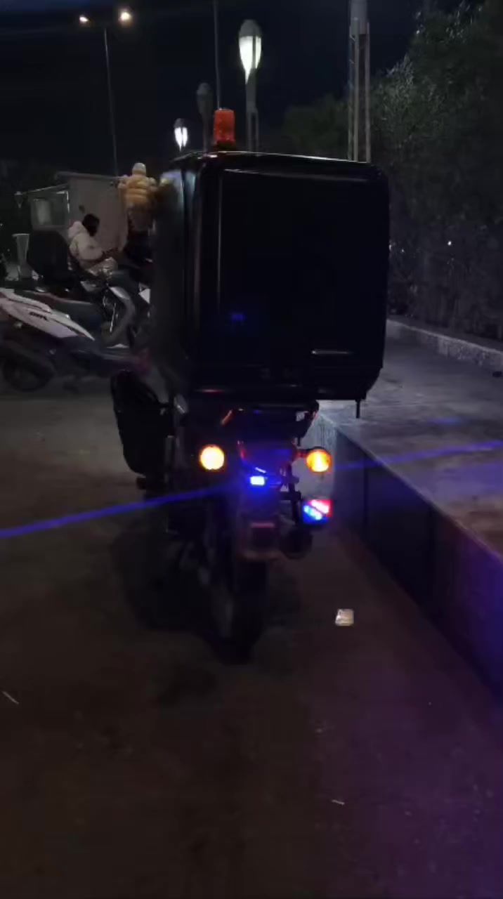 السلام عليكم بوكسر موديل 22 كامله من اي نقص فقذ طوافه بانزين
باقي الدراجه كامل ومرتبه عنوان بغداد حي اور
السعر 900 وبيها مجال   بدون اوراق اكفلها سرقه وعشائر
تواصل خاص


**إذا كنت صاحب هذا الإعلان وتريد حذفه لأي سبب، رجاءا أرسل رسالة إلى الدعم الفني**