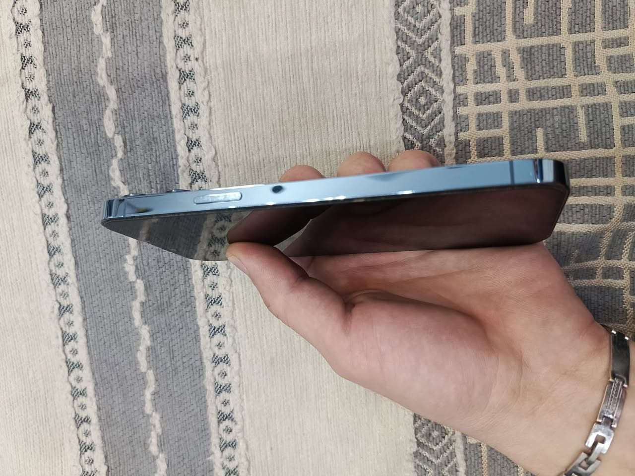 13 برو ماكس
وكاله وكاله وكاله 
ذاكره ٢٥٦
بطاريه ٧٩
لون بحري 
نضافة ٩٠٪؜
ملحقات كامله 
كارتون مطابق 
سعره ٦٠٠
ناصرية حي الفداء 
***********
