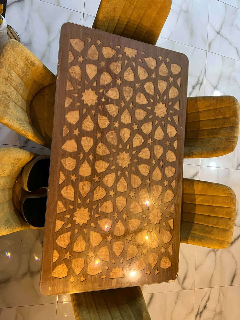 السلام عليكم
ميز طعام حجم كبير مع 6 كراسي نظيف جدا مثل ماواضح بالصور فقط كرسي واحد شويه نازل 
سعره 150 
المكان حله مقابيل المعهد التقني


**إذا كنت صاحب هذا الإعلان وتريد حذفه لأي سبب، رجاءا أرسل رسالة إلى الدعم الفني**