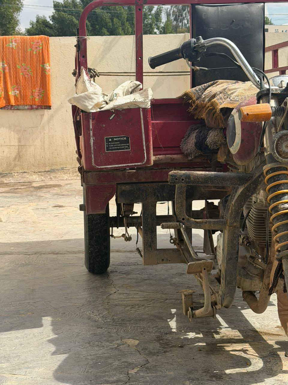 السلام عليكم ستوته موديل 14وراق كامله مكاني بغداد قرب بسمايه الصيطره القديمه السعر 500وبيها مجال حك الجيه عوزها ترتيب ***********
