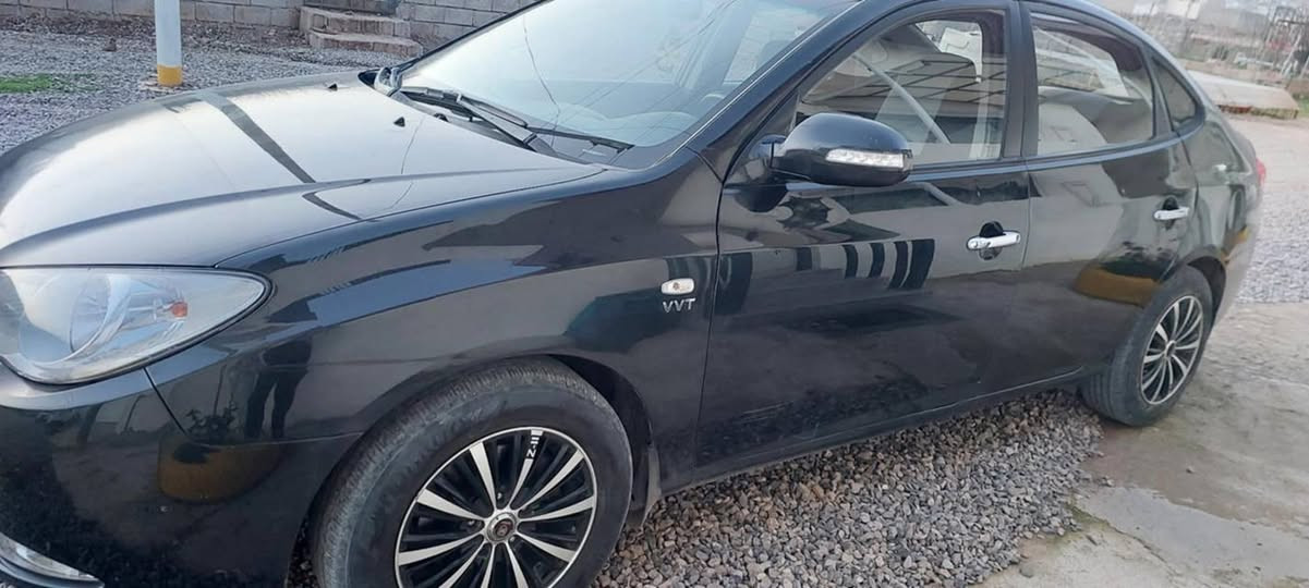 بەناوی خودای بەخشندەی میهرەبان
هۆندای ئاڤانتی بۆ فرۆشتن 
بڕاوەی دوبەی 
مۆدیل 2009
سوکان ڤۆلیوم و تەبرید لەمس
کوشن جڵد و هیتەر و حاسە 
خایس و ڕزیوی قەترە پێوە نیە 
پێش و پشتی کەپسە و هیچ لێدرانی نیە
 برێکی بەستراوە و ئەی بی ئێس بەشەرت
سەیارەکە تابڵێی توندو تۆڵە
گێڕو مەکینەی بەشەرت
مەکینە بچوکی دکشن بەرز
هەیکەلی زۆر جوانەو لوسە 
چوار تایەو ویلی لۆکی لەژێرە
سەقفی  بێ بۆیاغە
بەکورتی و پوختی ماڵی دۆستە 
سعری 46 و معامەلەیەکی برایانە
 شوێن ڕانیە ..
ژ.م. *********** یان ***********
کۆڕەک واتس ئەپی لەسەر 
مەسجیش کراوەیە.. رانية, السليمانية
