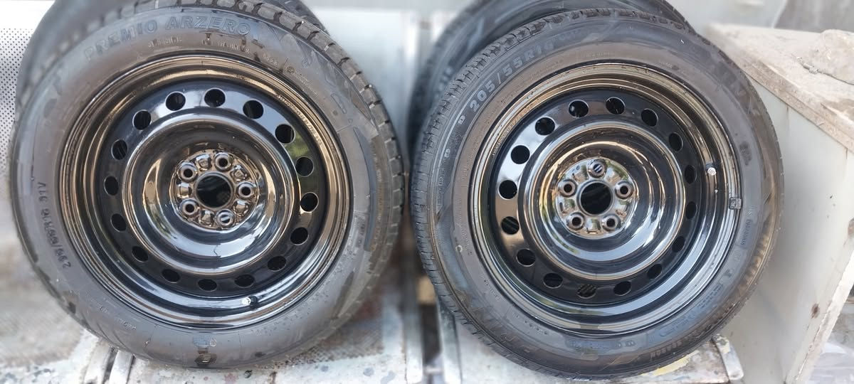 السلام عليكم شباب تخم ويل كورلا امريكي  حجم 16/55/205وتخم تاير نضيف كلش للبيع او مراوس مكاني بغدادهاتف ***********
