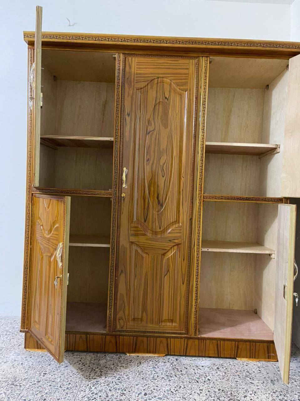 كنتور 3  باب قياس عرض 180  سم ارتفاع 220 سم 
الوجه صاج 4 ملم  الداخل خشب الضهر جرجوبة براغي 

#اثاث
#غرف
#نوم
#للحجز
#للاستفسار
#دعم
#فولو
#هاشتاك
#متابعة


**إذا كنت صاحب هذا الإعلان وتريد حذفه لأي سبب، رجاءا أرسل رسالة إلى الدعم الفني**