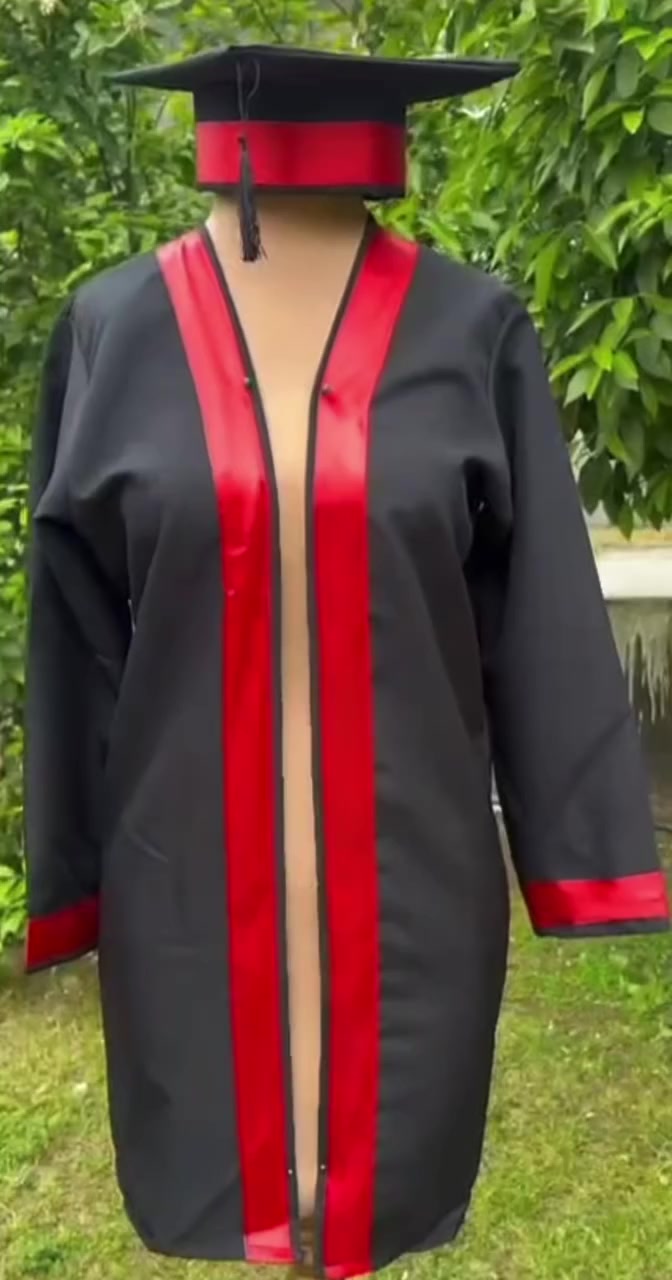 #تم_تكرار_العرض
🔺(روب+وشاح+قبعة+طباعة+شهادة)

سعر البَكج مع الطبع (25 الف ) 
سعر البَكج وشاح ملكي (30 الف )
 
🔹سعر البَكج للمدارس والجملة 17 الف
🔸مع كل بكج (ستيكر او شهادة ) هدية 🎁 
🔺توصيل 5 الاف لجميع المحافظات


**إذا كنت صاحب هذا الإعلان وتريد حذفه لأي سبب، رجاءا أرسل رسالة إلى الدعم الفني**