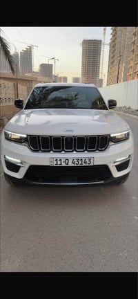 السلام  عليكم جيب كراند شيروكي موديل 2023 وارد امريكي ماشيه ٨٢ الف كيل...