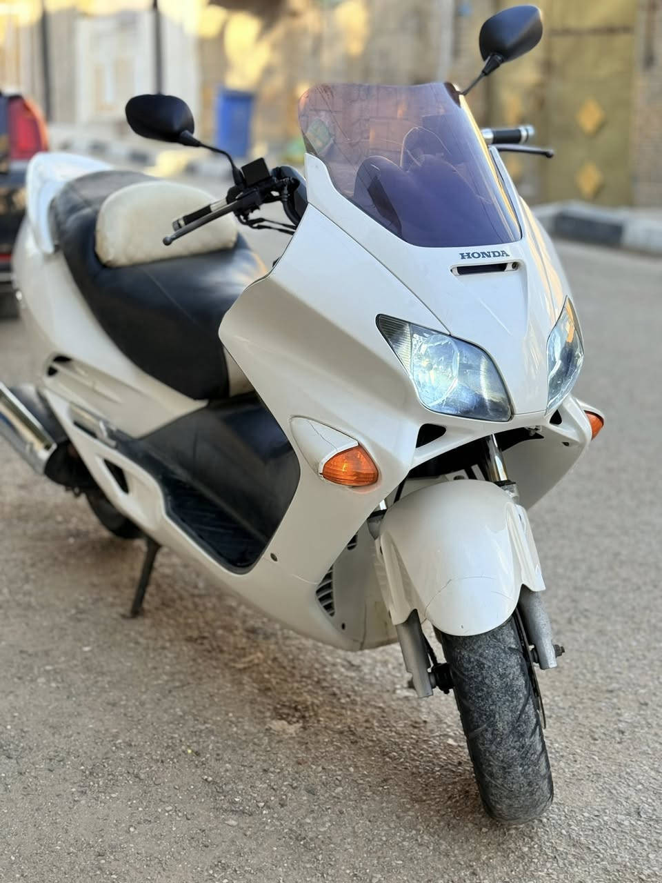 السلام عليكم 
المميز فورزة Mf0.6 كلش جديدة بحالة الوكالة
قبل فترة طالعة من المعرض مكفولة كلهة شغالة 
وكلهة ابلادي مكينة كلجات فول كهربائيات كلهة شغالة 
منضومة زنون مابيهة نقص برغي وشرط نضافتهة 
كلش احلى من الصور بدون قطرة صبغ  أوراق موجودة
مكاني بغداد العبيدي 
***********
