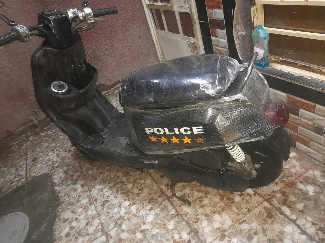 بوليس١٢٠ للبيع دراجه مجفته مره وحده فقط مكينه خرسه ونعومه فول طستها ناعمه كلش جاهزه نكره سلف نقصها جاملغ امامي فقط السعر ٤٥٠ وبيها مجال للشراي مكاني بغداد الجديده 
***********
