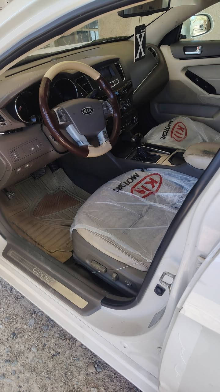 كيا كاتنزا موديل 11 فول مواصفات  بيها طخات خفيفه من جها السايق انطيك صبق حزام سياره حلوه معنى الكلمه محرك وكير خير من الله.                   رقم اربيل تريد إتحويل تريد وكاله العنوان رمادي *********** السعر 95

