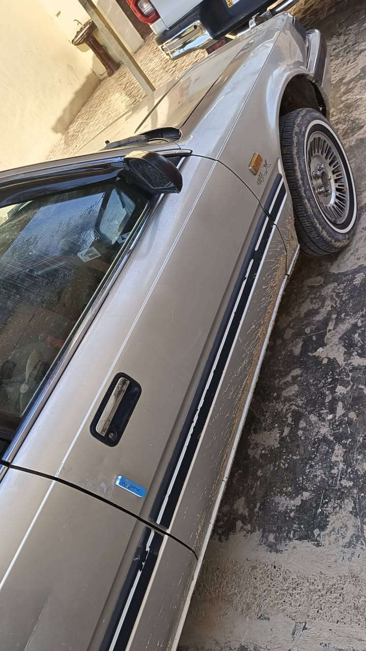 مازده لبيع موديل 1988 رقم كركوك شرط التحويل
مصبوغه عام جماليه بدون ضربه 
***********////***********
